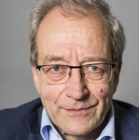 A headshot of Jan Bakkes